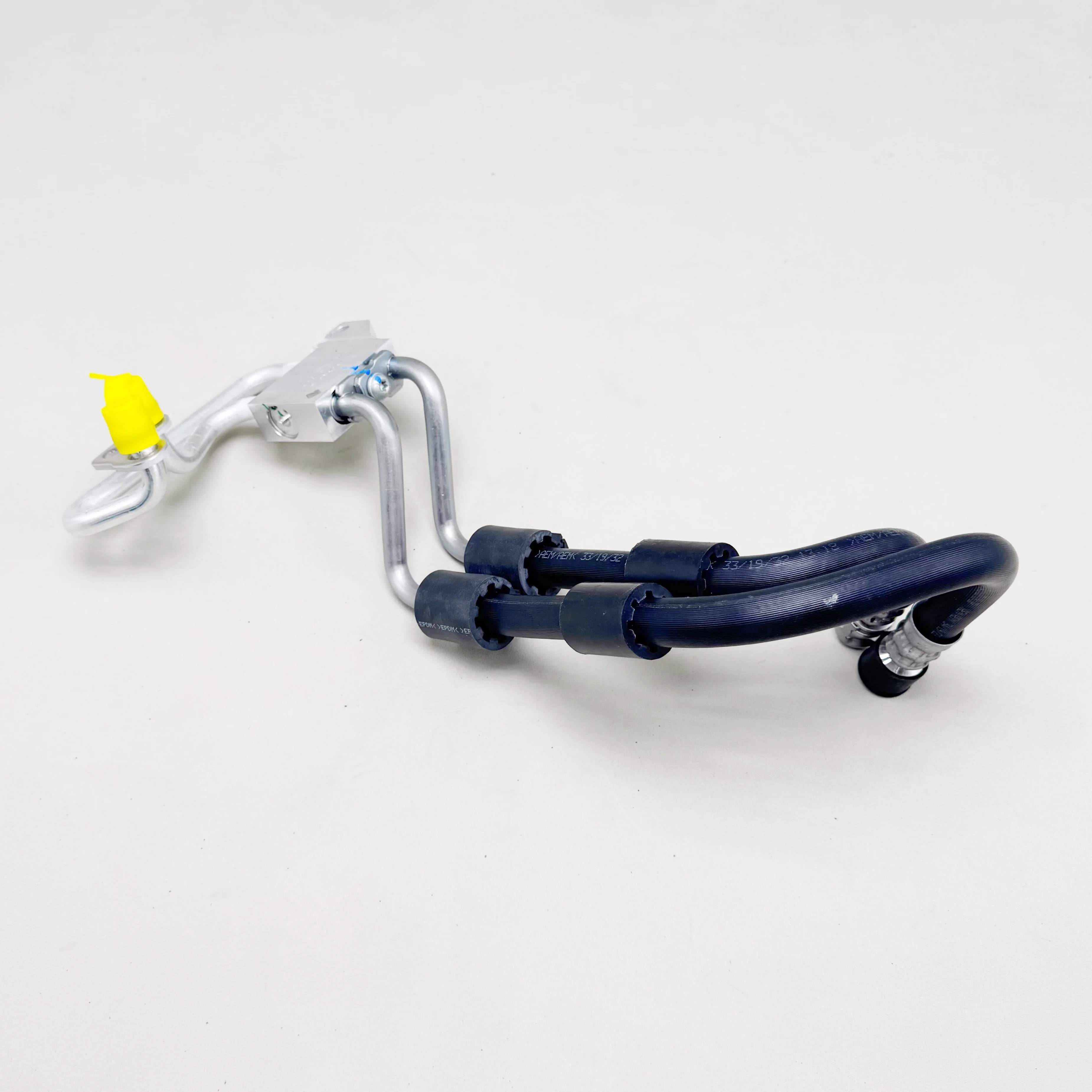 5N0317810A Automatic Transmission Oil Cooling Pipe Assembly with Thermostat for VW Tiguan 5N 2.0L