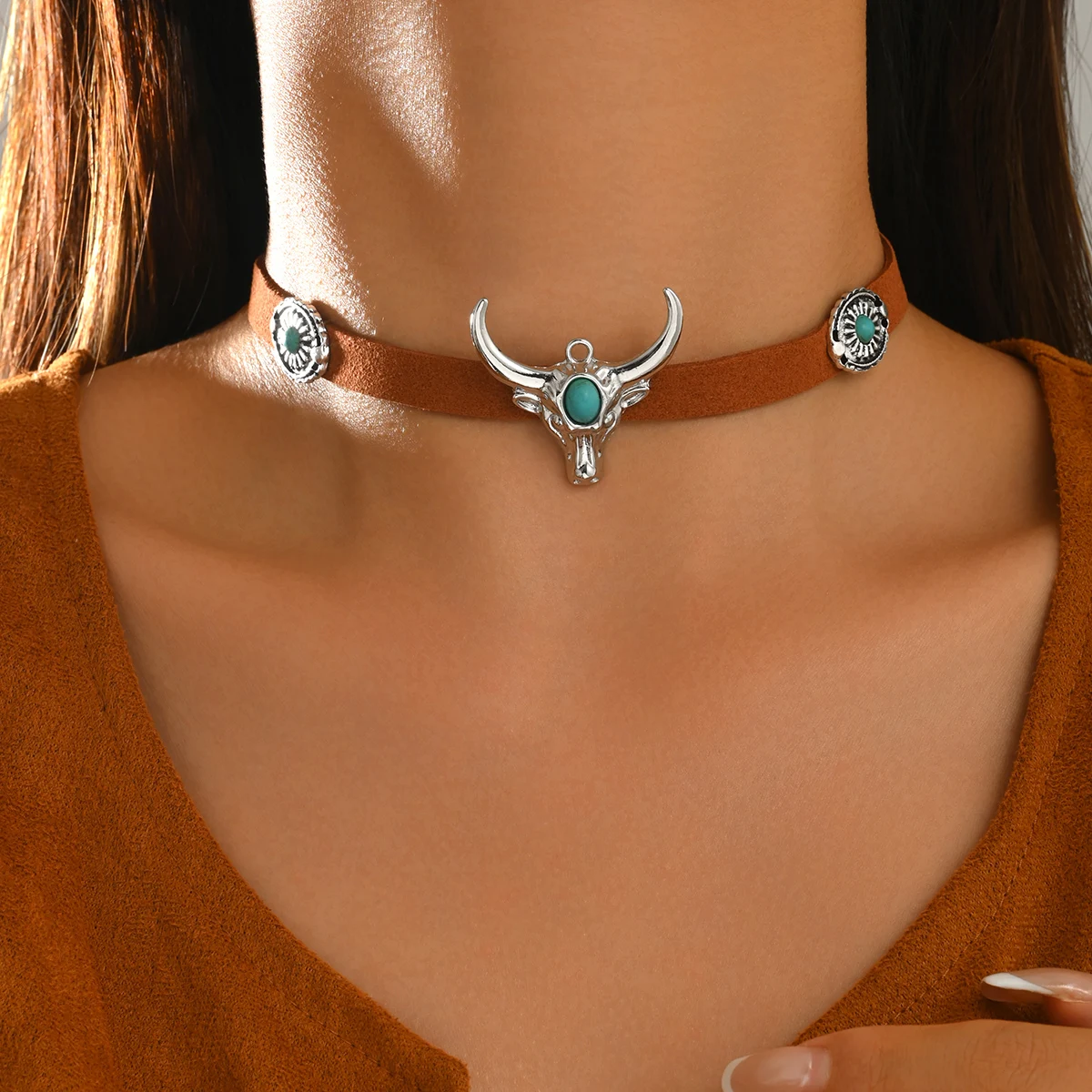 Western Cow Skull Choker Necklace Brown Suede Faux Turquoise Pendant Boho Vintage Cowgirl Neck Jewelry for Women Daily Party