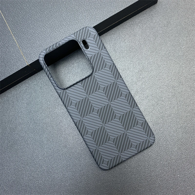 حافظة لهاتف Xiaomi 15 15S Pro 14 من ألياف الكربون الأصلية حافظة رفيعة للغاية غطاء مغناطيسي خفيف الوزن متين وقوي XKRQNQG