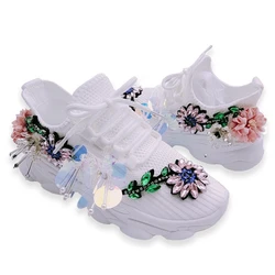 Sneakers da donna con punta tonda strass fiori fai da te scarpe da ragazza lucide Casual dolce rosa Lolita regalo nuovo 2022 Mesh traspirante