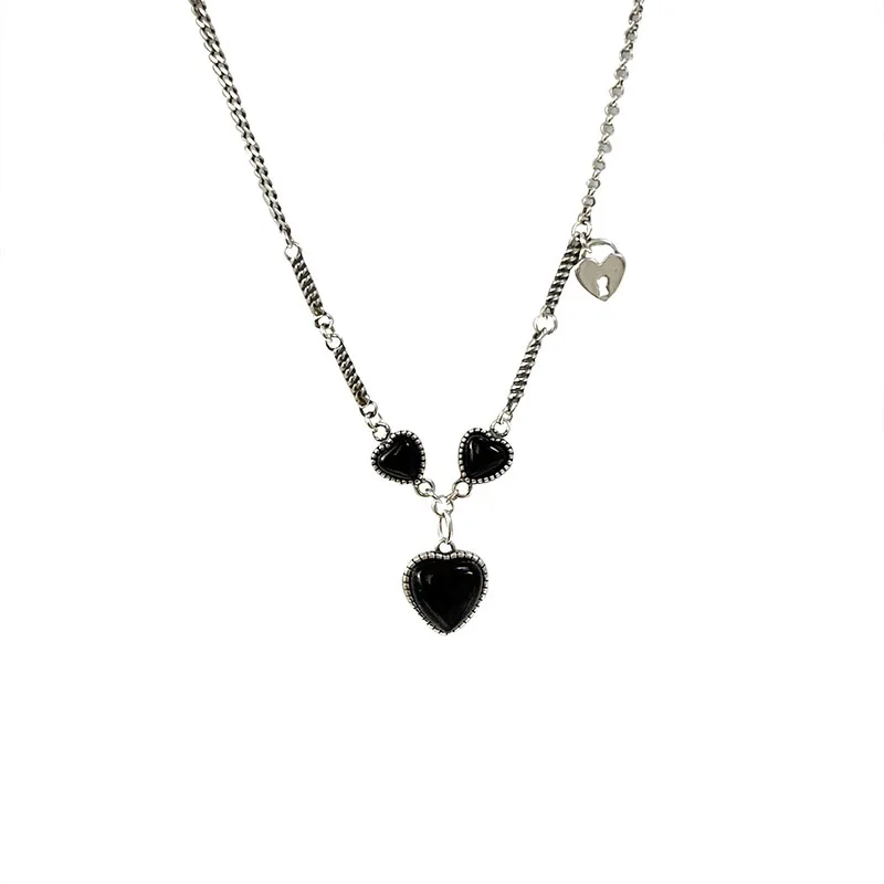 

S925 Sterling Silver Vintage Black Agate Small Fashion Love Necklace Female INS High Quality Clavicle Chain Commuter Versatile