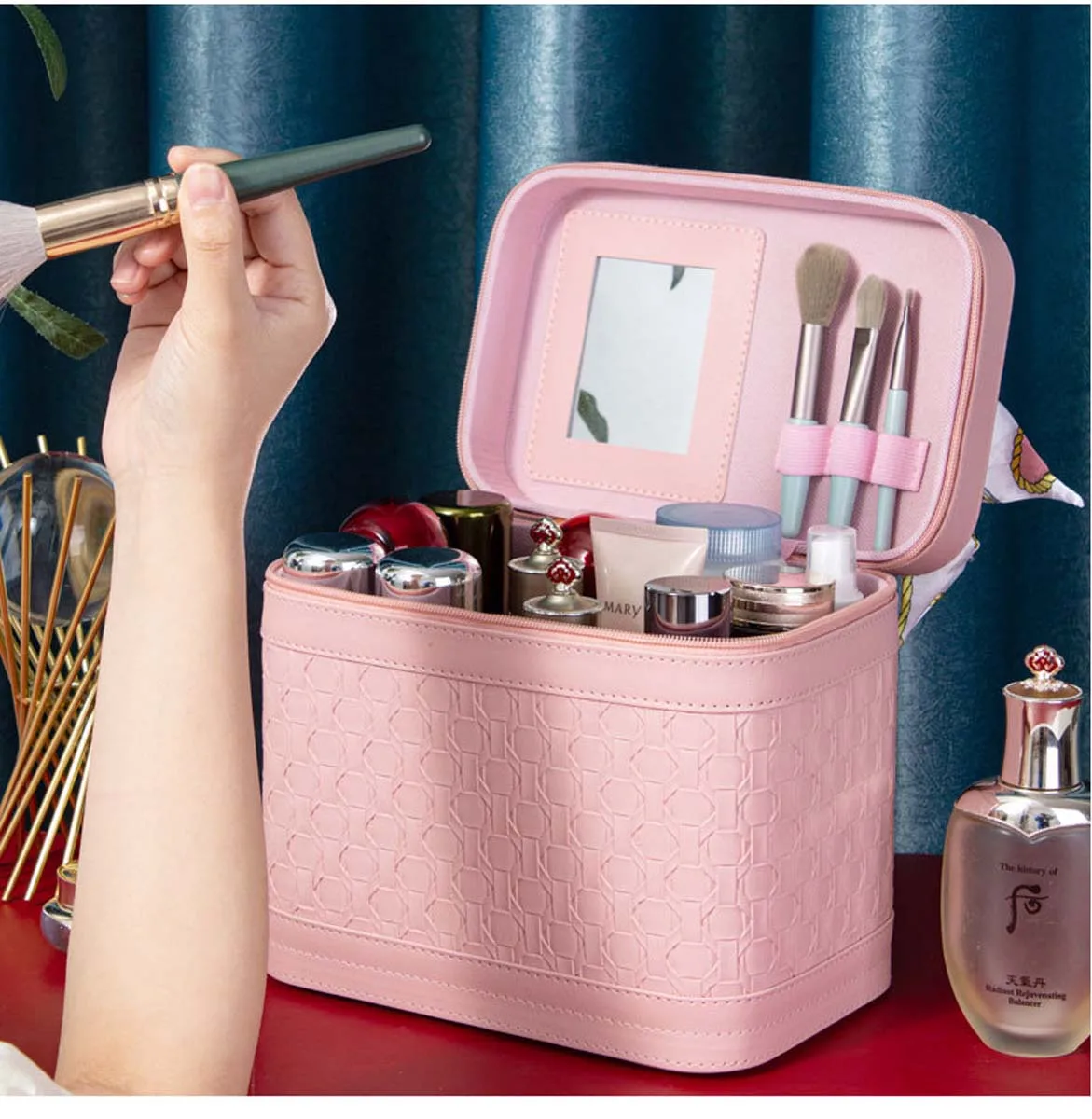 Beauty Master makeup bag styling Portable makeup case Cosmetics storage box advanced sense with gift silk scarf