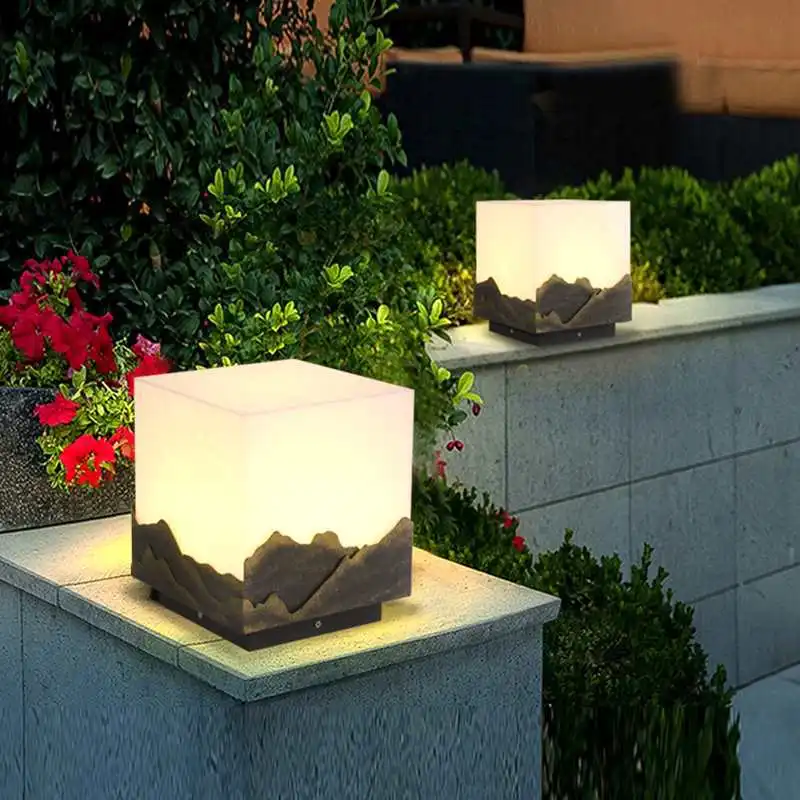 new Chinese waterproof courtyard outdoor lawn villa post solar wall lamp