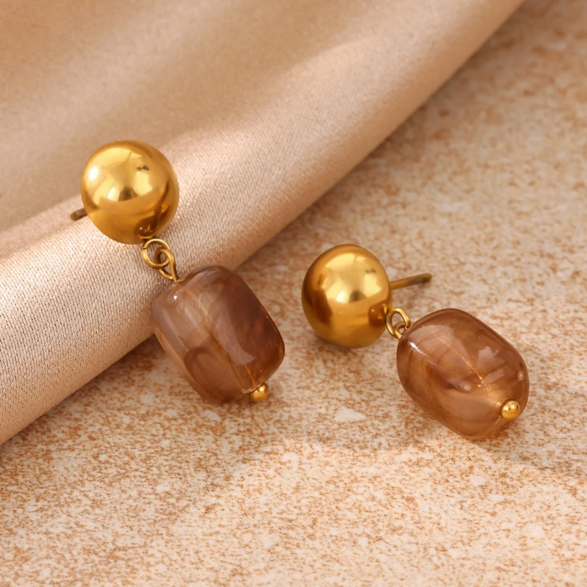 Vintage Goldfarbene Edelstahl-Ohrhänger für Damen, Bernstein-Harz Geometrische Stein-Ohrstecker, Trendiger Party-Schmuck – Detail 10