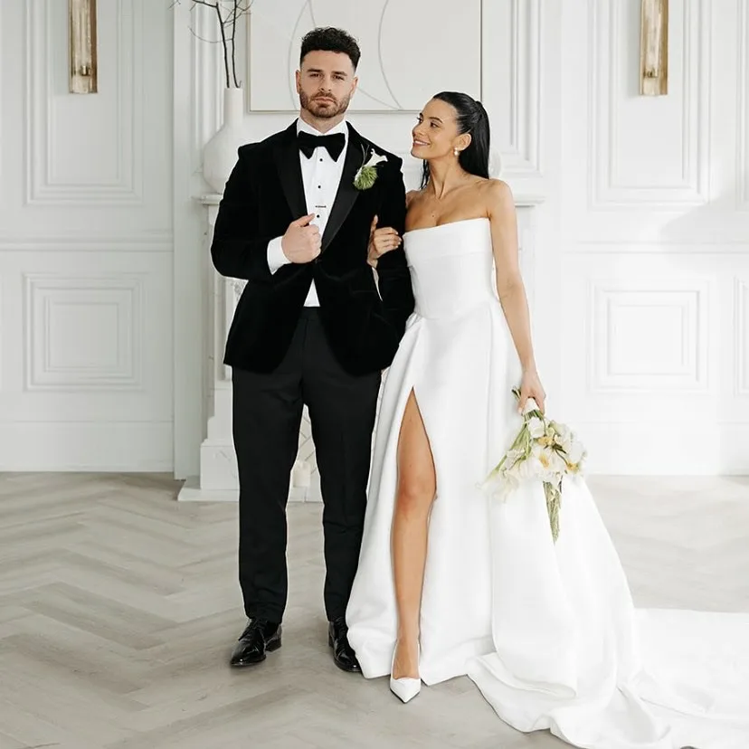 2025년 모던 브라이덜 웨딩드레스 스트랩리스 하이 슬릿 새틴 웨딩 파티 가운 여성 심플 정장 신부 드레스 맞춤 제작