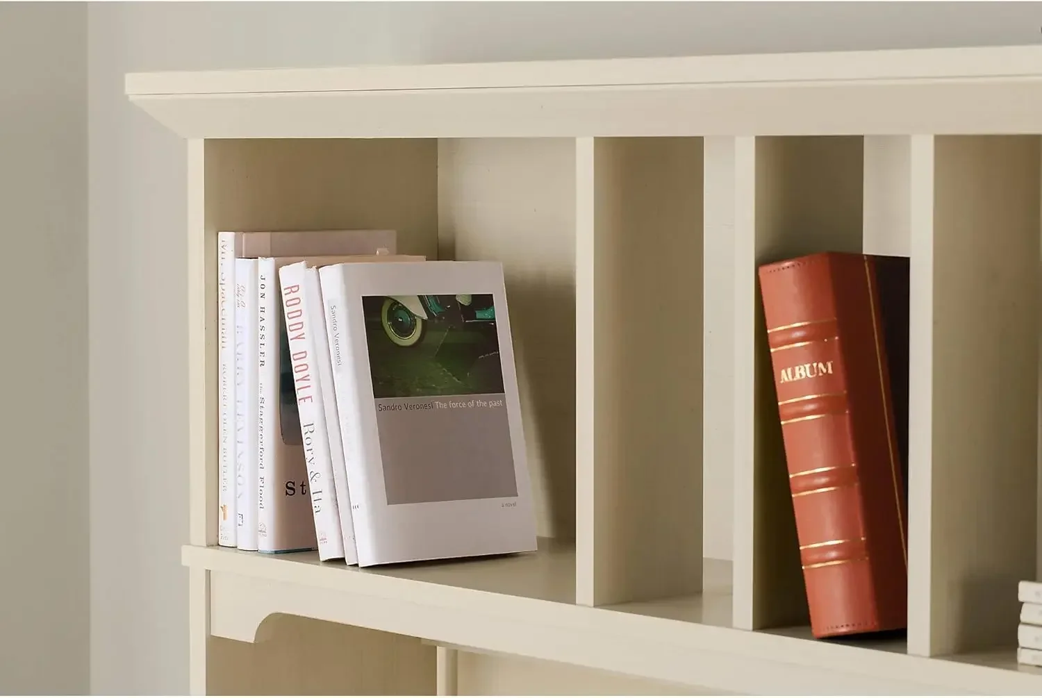 Salinas-Bureau en forme de L avec clapier, blanc antique, table d'angle avec égouts de proximité et rangement pour le bureau à domicile