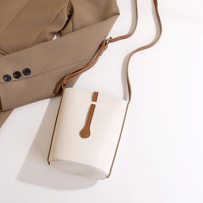 

2025 New Summer Style Soft Mini Bags Creamy and Brown Contrast Color Bucket Bag Women's PU Phone Bag with Crossbody Straps