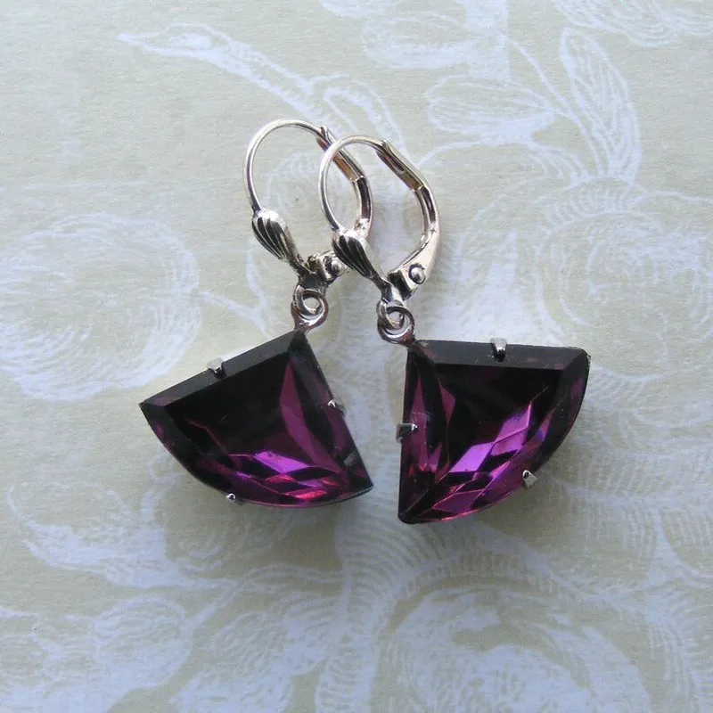 Vintage Inlaid fan-shaped Imitation Crystal Pendant Earrings For Women Shining Daily Dates Simple Temperament Jewelry