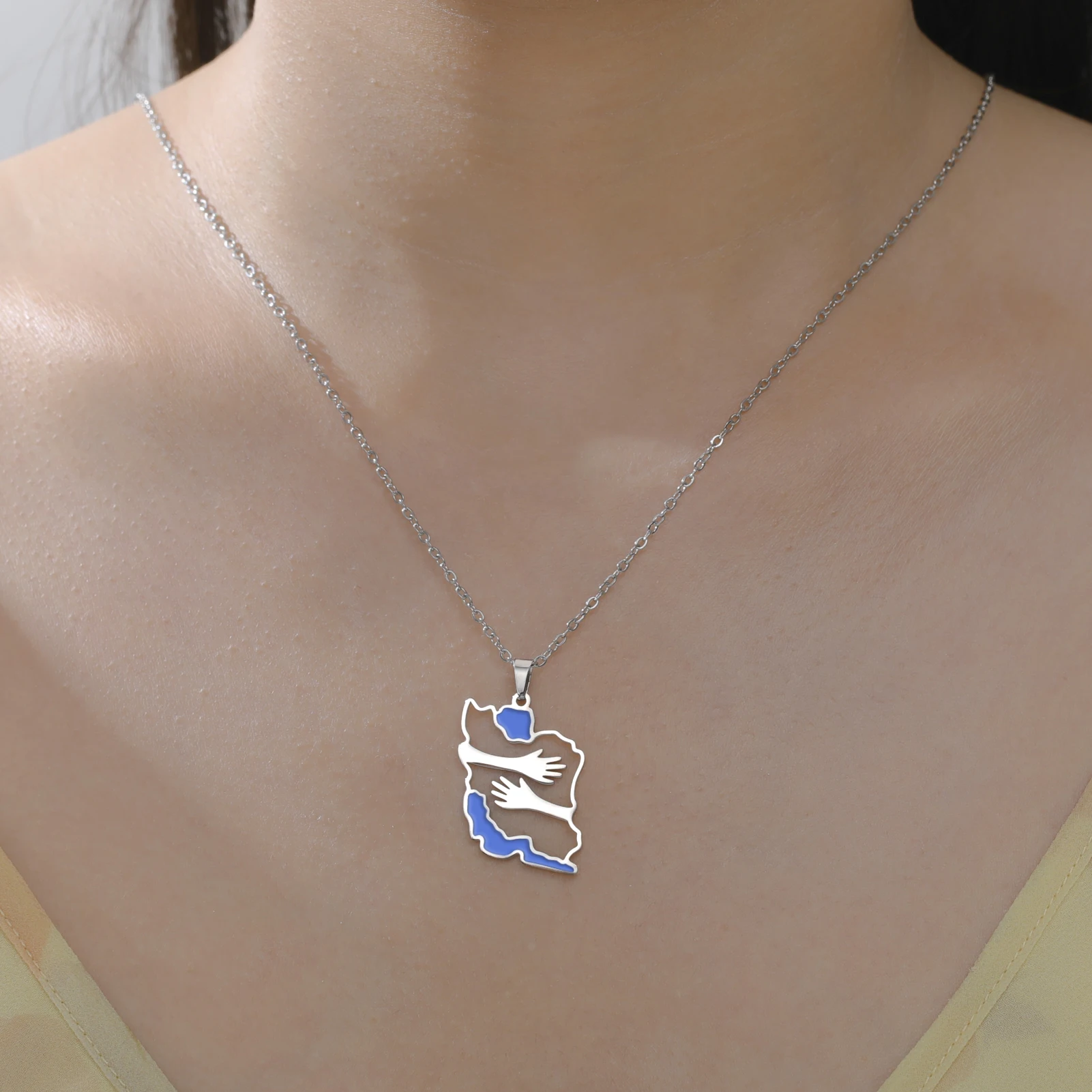 HIPEE خريطة إيران قلادة الفولاذ المقاوم للصدأ قلادة مجوهرات للنساء الأزياء والمجوهرات للأصدقاء