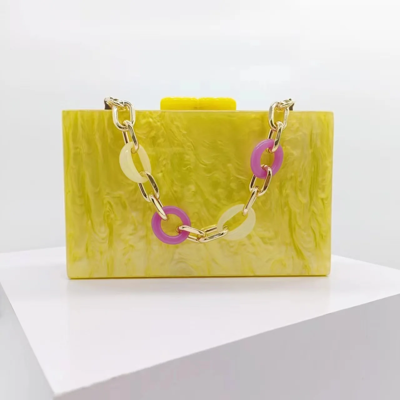 

New Fashionable Ladies Yellow Pearlescent Acrylic Evening Clutch Handbag Wedding and Banquet Single Shoulder Cross Body Straps