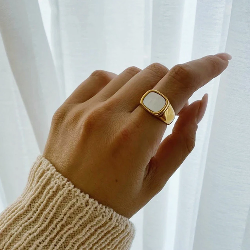 EManco 빈티지 청키 스퀘어 쉘 링 여성용 화이트 - Vintage Fashion Outlet 리뷰 및 가격