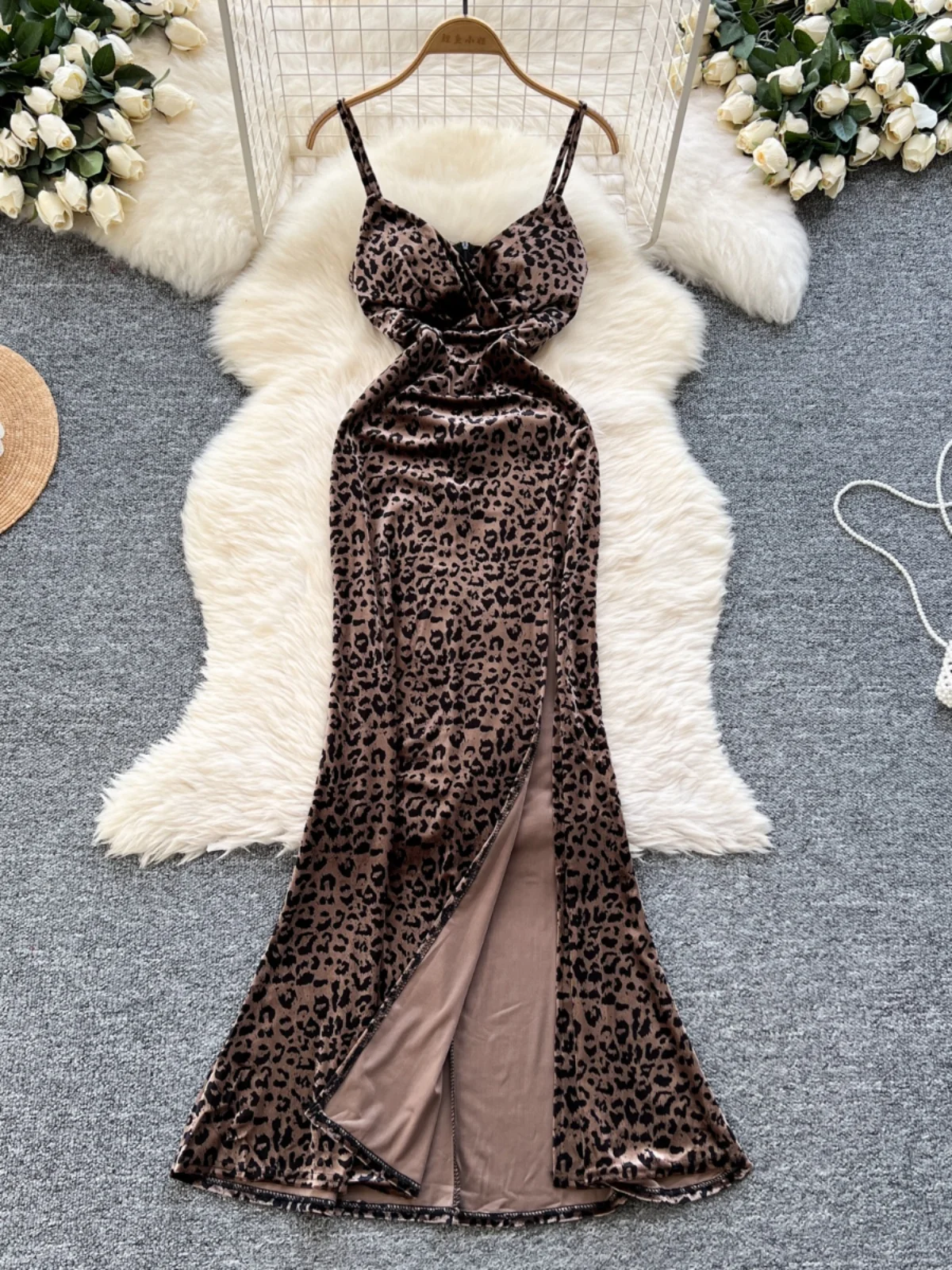 Ofallsis High End Socialite Dinner Dress 2024 Summer New Feminine V neck Suspender Slim Fit Split Leopard Print Velvet Dresses