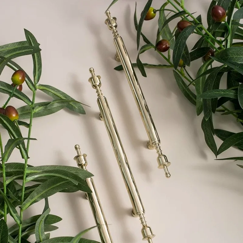 

Новая французская итальянская высококачественная ручка шкафа, твердая латунная ручка, гальваническое золото, дверца шкафа, длинная ручка для обувного шкафа