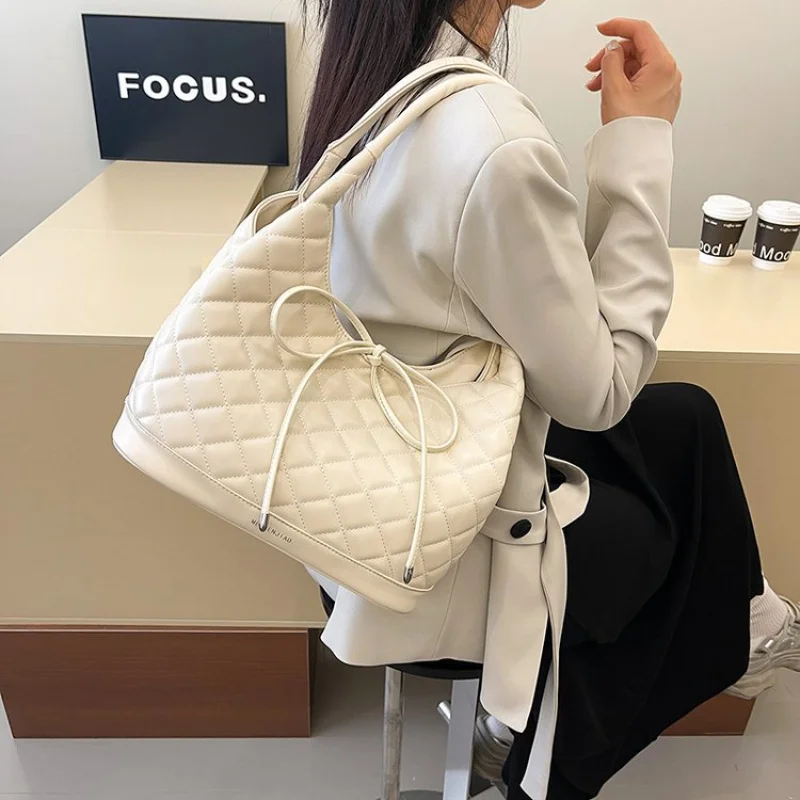 

Classic Elegant Women Messenger Bag Leather Crossbody Shoulder Handbags Tote Luxury Brand Famous Designer Popular Ladies