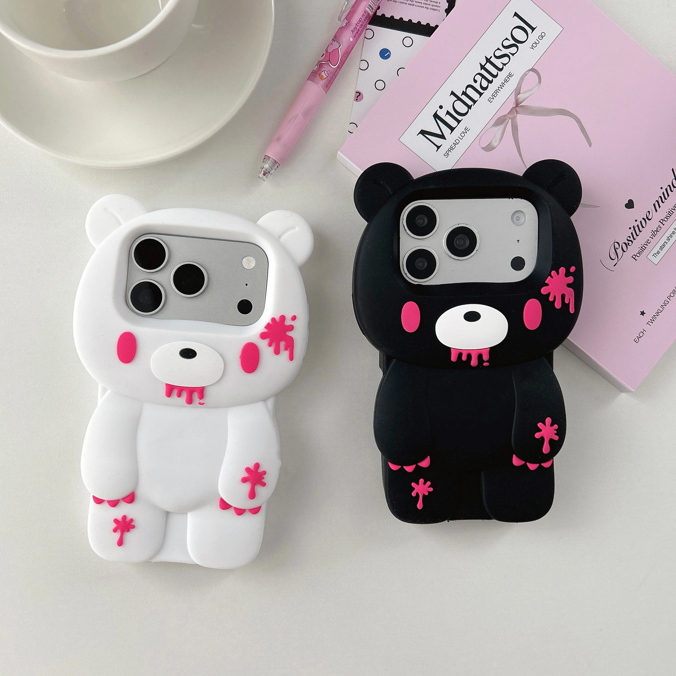 3D Cartoon Niedlicher Blauer Einzigartiger Blutiger Bären-Rilakkuma Handyhülle für iPhone 18 17 16 15 14 13 12 Pro Max Weiche Silikonhülle – Detail 15