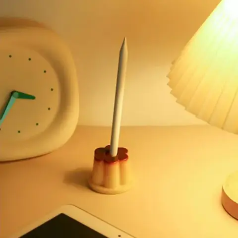 1PC Creative Pudding Pen Holder Cute Pudding Pen Holder Birthday Gift Creative Desktop Girl Heart Small Ornament