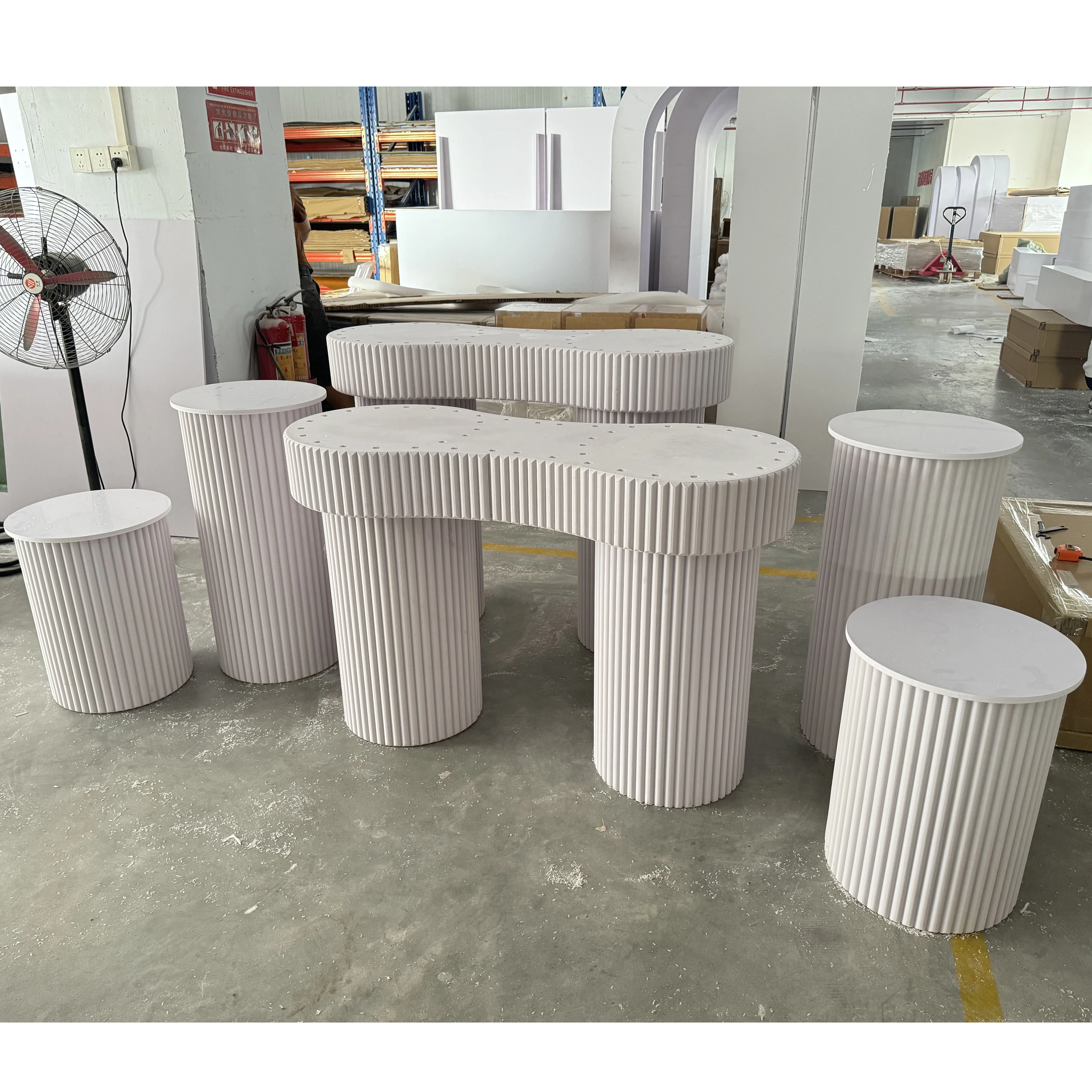 Customized PVC Cake Plinth Stand Display Table Wedding Events Decor White Ripple Plinth Cylinder Pedestal Display Stand