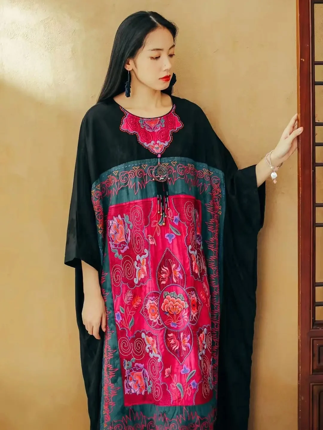 Luxury women\'s robe Black Jacquard Natural silk plus-size Vintage dresses Chinese style embroidery patchwork loose Long dresses