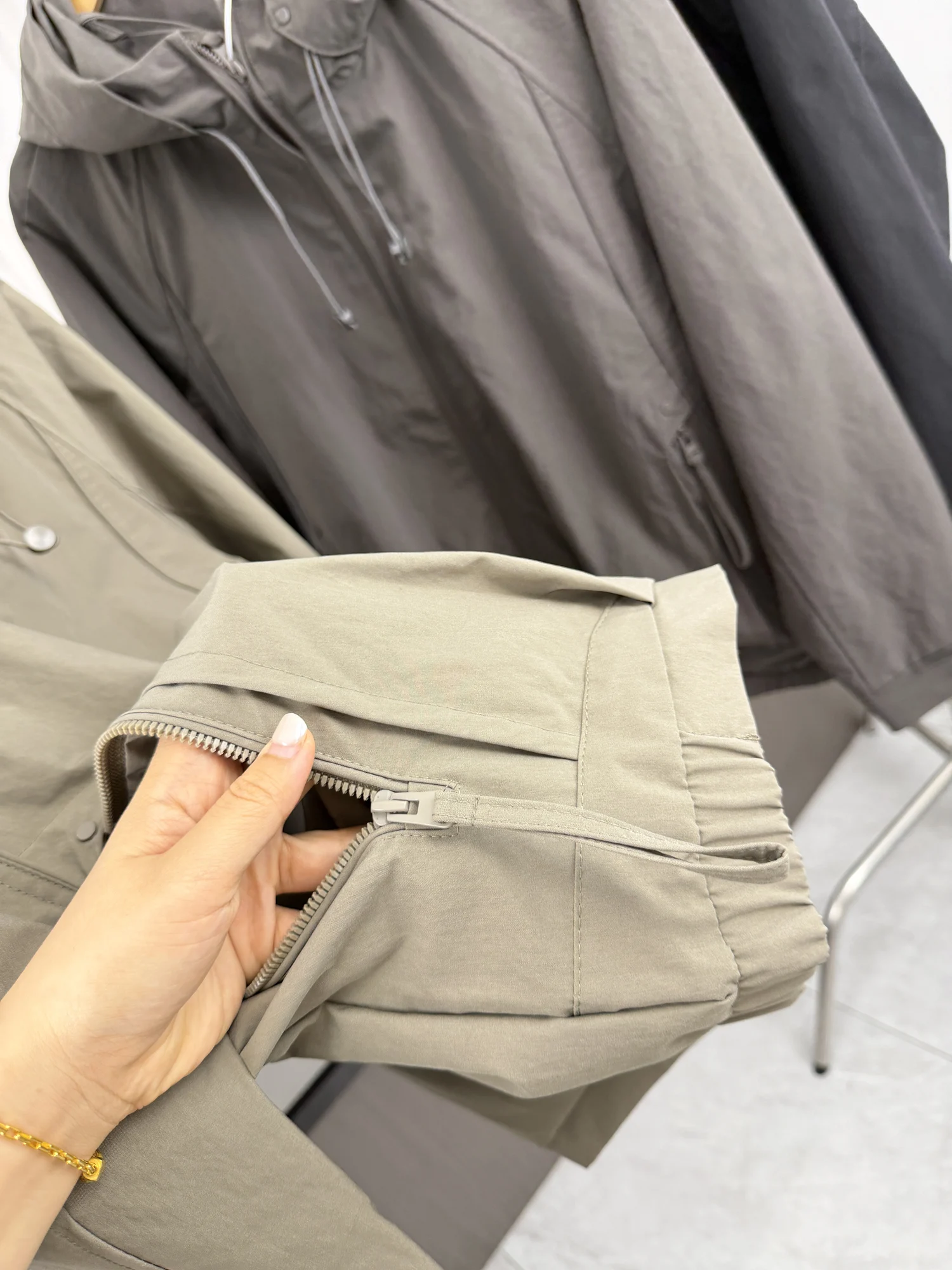 Outdoor Windproof Waterproof Men's Jacket with Hood Simple Casual Loose Fit Long Sleeve Zipper Closure Texture Fabric Coat