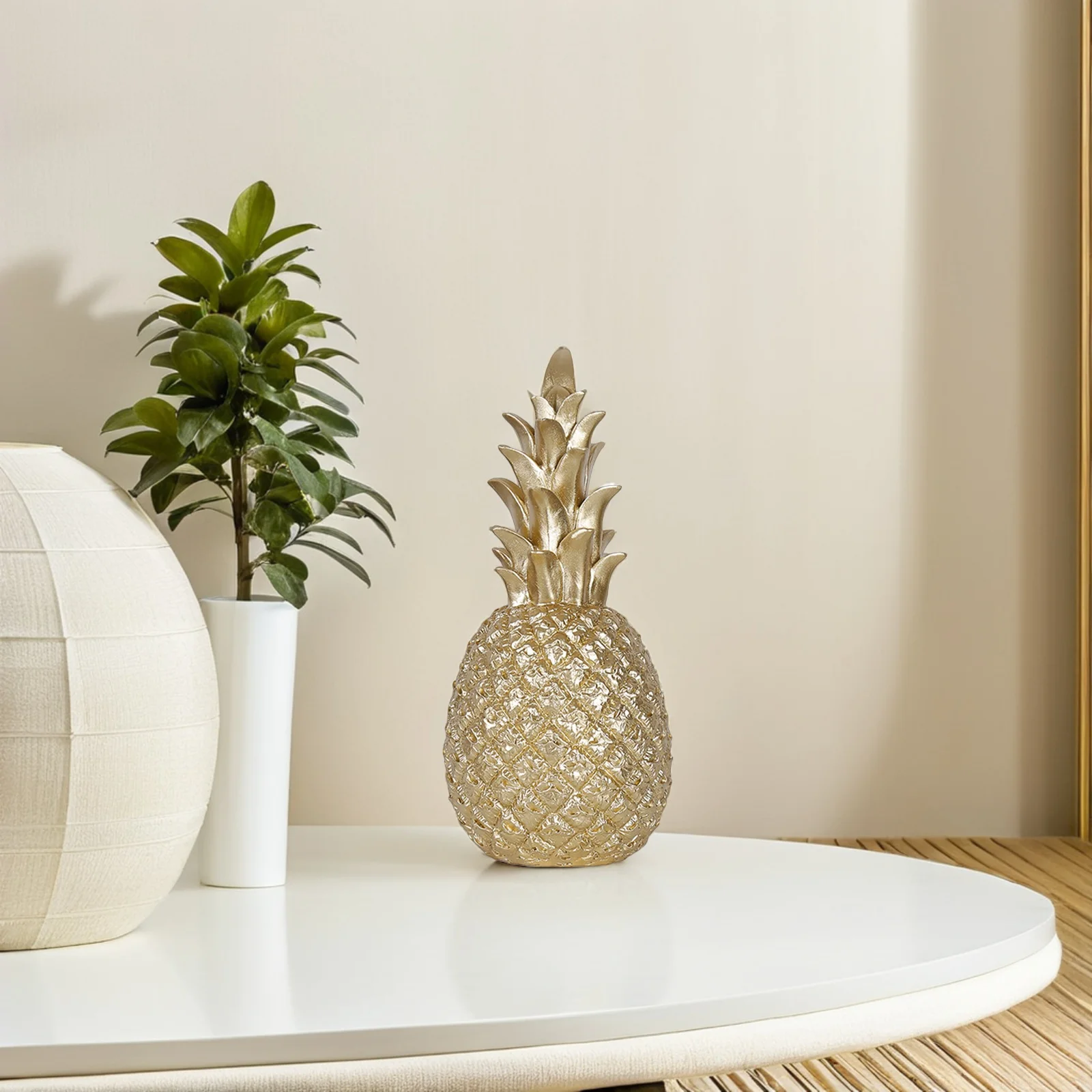 

1Pcs Golden Pineapple Ornament Resin Desktop Home Decoration Hawaiian Style Crystal Clear Textured Table Decor Chic Gift