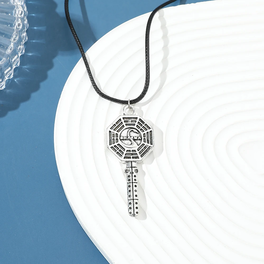 Vintage Qiankun Taiji Bagua Key Shape Necklace Creative Simple Pendant Punk Accessory Rope Chain Jewelry