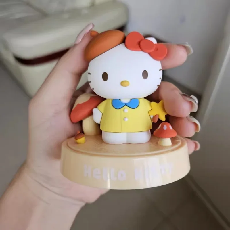 6-7CM Sanrio Hello Kitty Four Seasons Zhi Xiang Katie Cat Dekoracja Damski samochód wewnętrzny Aromaterapia PVC Figurki akcji zabawka Prezent