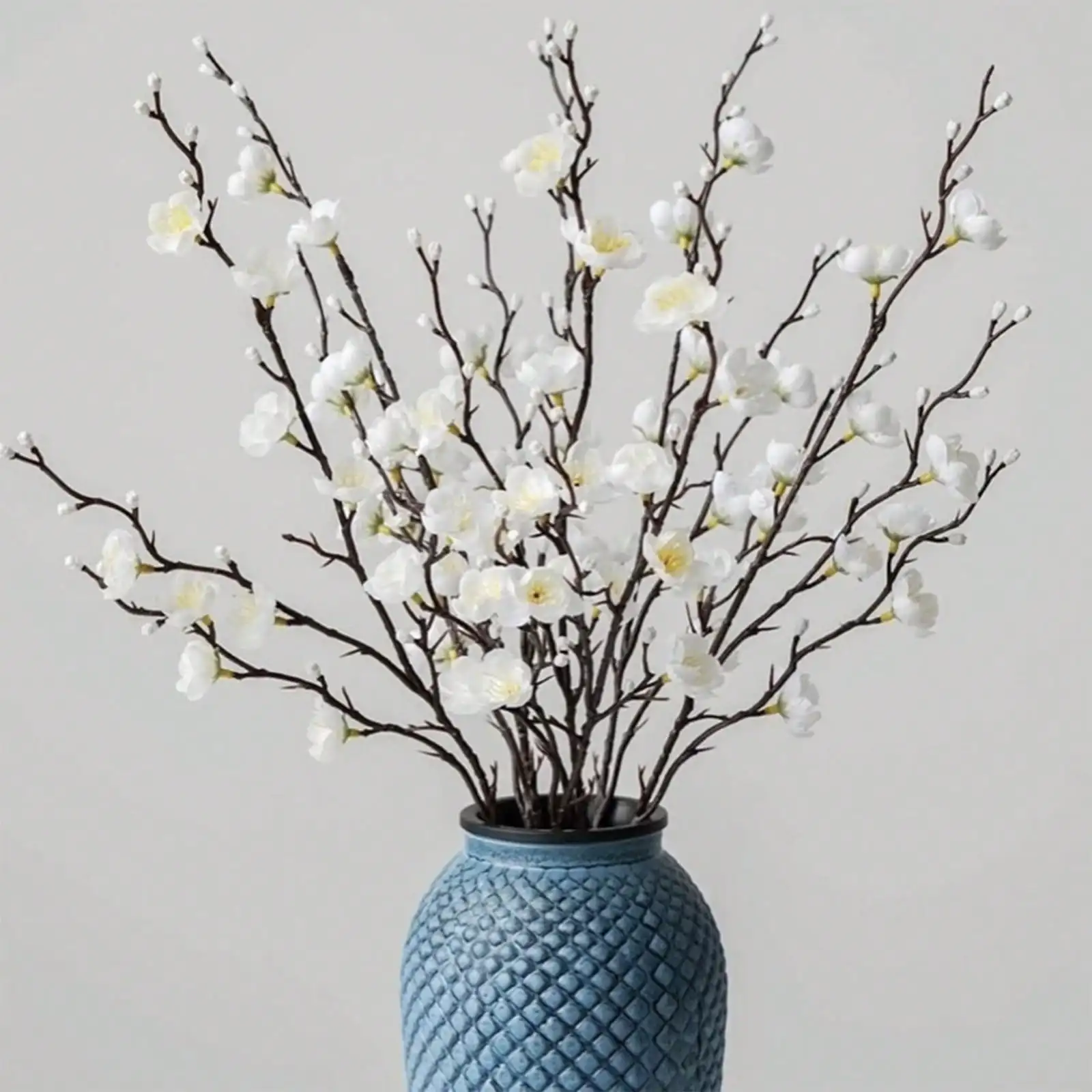 Künstliche Blumen, weiße Pflaumenblüte, 21,7 Zoll, gefälschte Kunststoffblume mit langem Stiel, für Zuhause, Hotel, Hochzeit, Party, Garten, Dekoration, Geschenke, Geburtstag – Detail 10