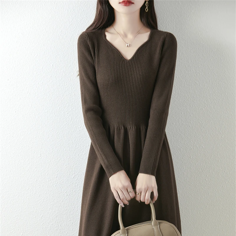 

Темпераментный персиковый ошейник в форме сердца. Трикотажное шерстяное платье с длинными рукавами. Женская осенне-зимняя утягивающая шерстяная одежда средней длины Dre