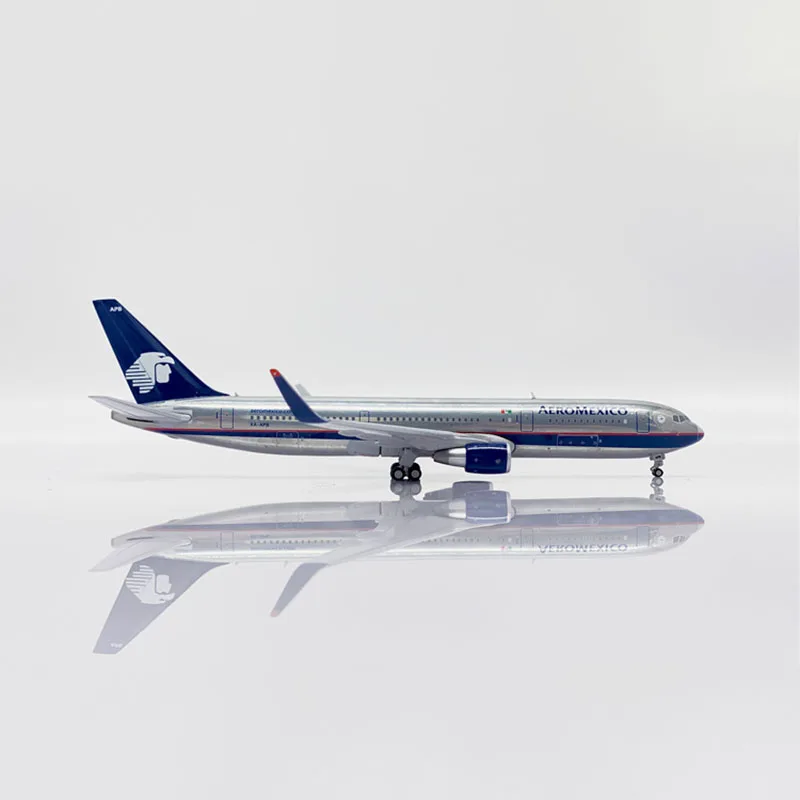 JC Wings Die Cast 1:400 Scale Mexico B767-300ER XA-APB XX40024 Alloy Aircraft Model Collection Toy Gift Display