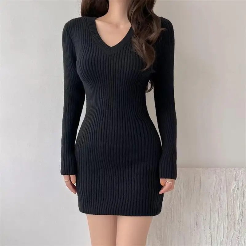 Abito coreano elegante a maniche lunghe con scollo a V alla moda da donna Autunno e inverno Mini abiti slim piccanti sexy per ragazza aderente