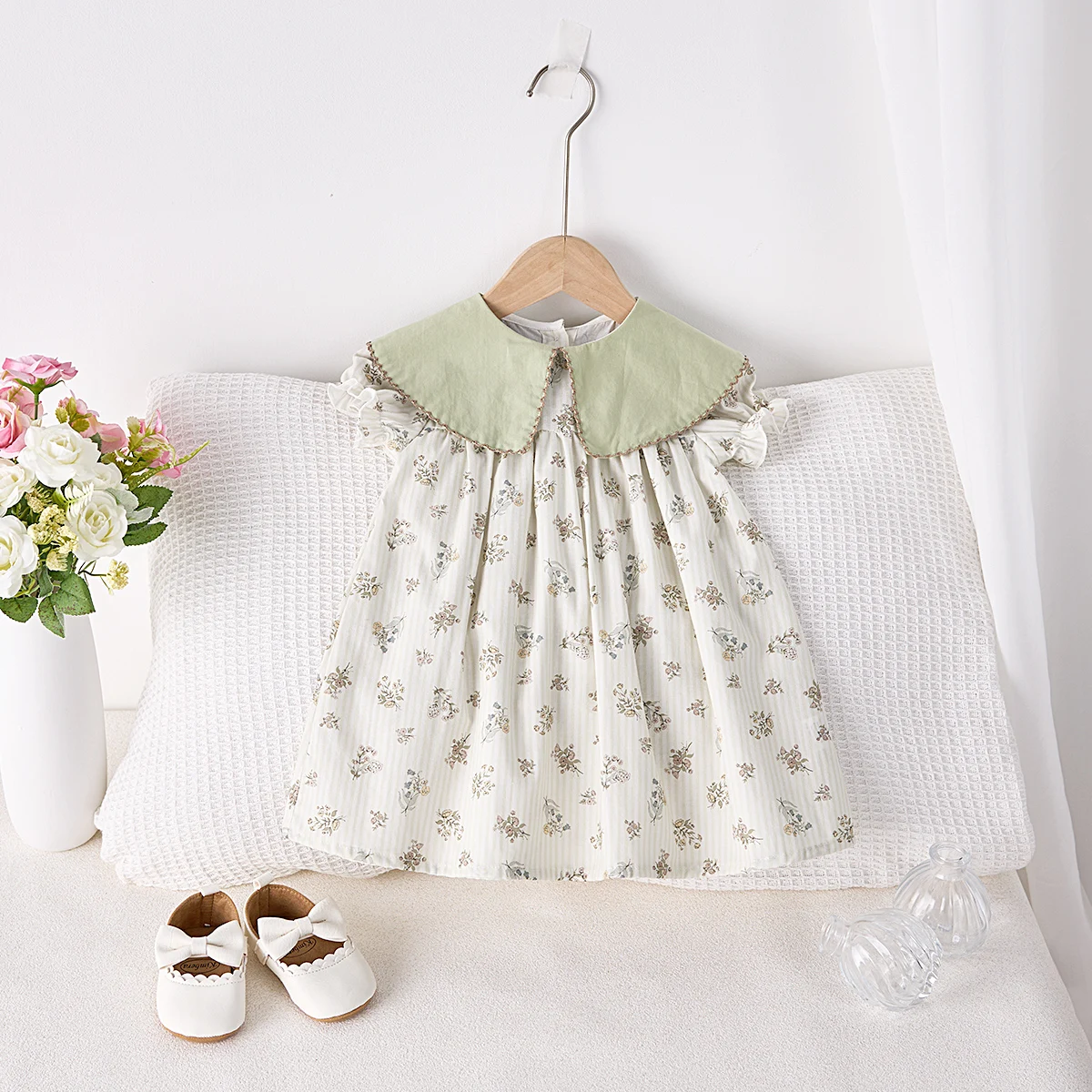 

костюмы для девочек, лето 2025 г., платье без рукавов для девочек, платье с большими лацканами и цветочным принтом, милое праздничное платье