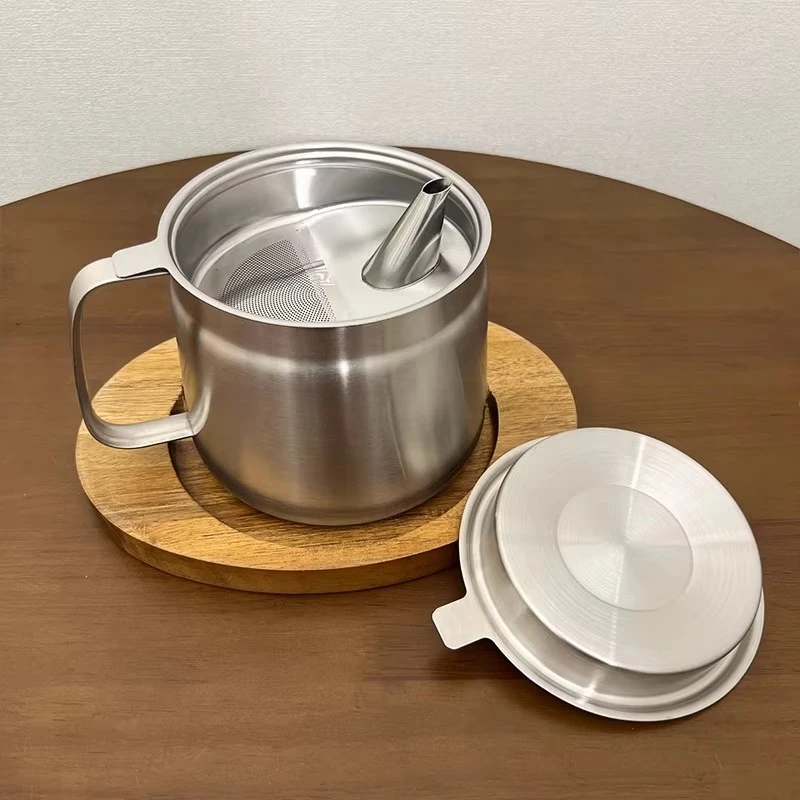 304 Stainless Steel Oil Pot Household Kitchen Oil Storage Tank with Filter Screen Leak-proof Bottle Oil Residue Filtering Pot