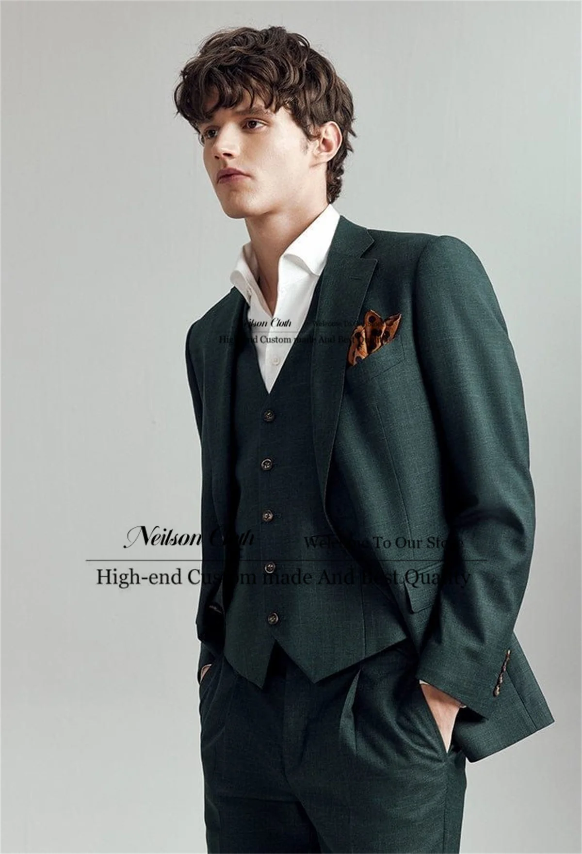 

Green Notched Lapel Male Prom Blazers 3 Pcs Sets Slim Fit Groom Wedding Tuxedos For Men Business Customized Terno Masculino