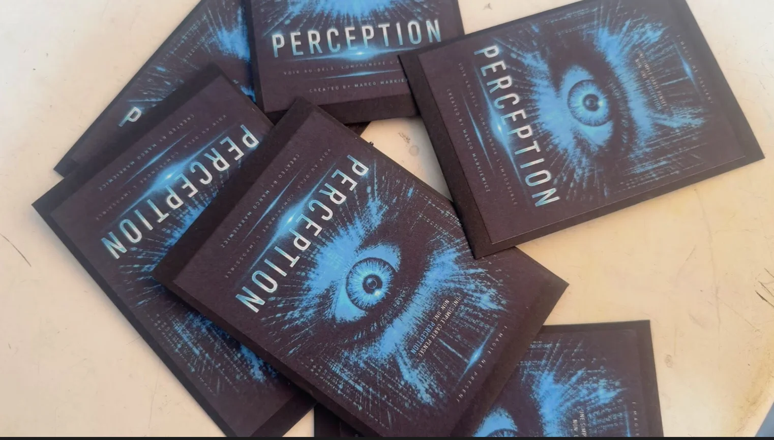 Perception par Marco Markiewicz – Cartes de poker, tours de magie, gadgets, mentalisme, accessoires de magie, illusion, magicien débutant, rue, drôle