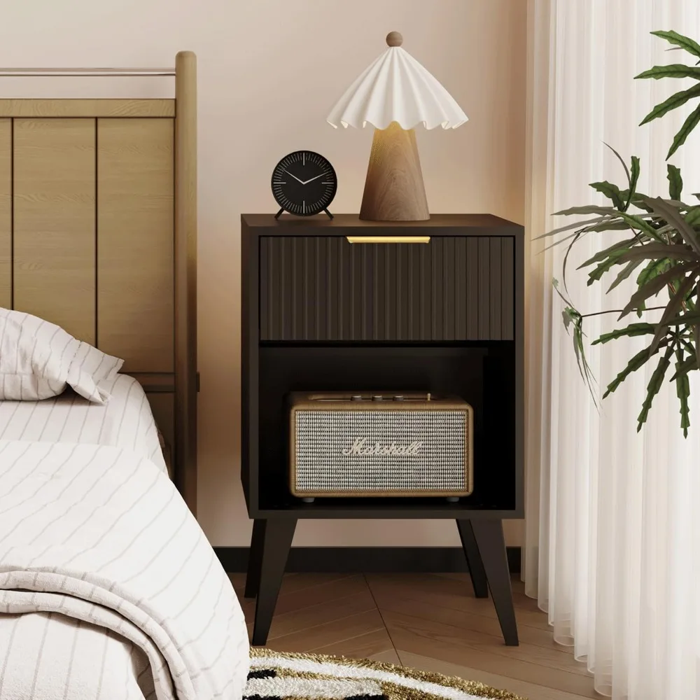 Mesita de noche estriada con cajón y estante abierto, mesita de noche moderna con patas de madera maciza para dormitorio y sala de estar