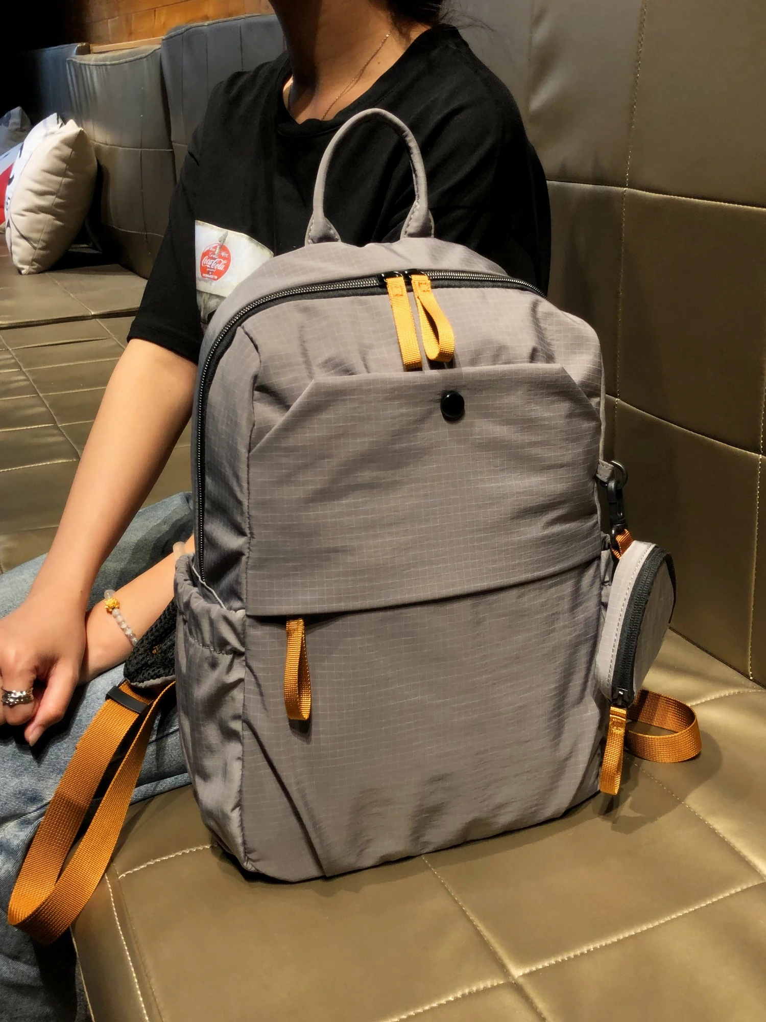 sac-a-dos-double-epaule-gurdier-marque-hong-kong-nouvelle-collection-2026-grande-capacite-leger-pour-activites-de-plein-air-et-usage-quotidien-pour-hommes-et-femmes