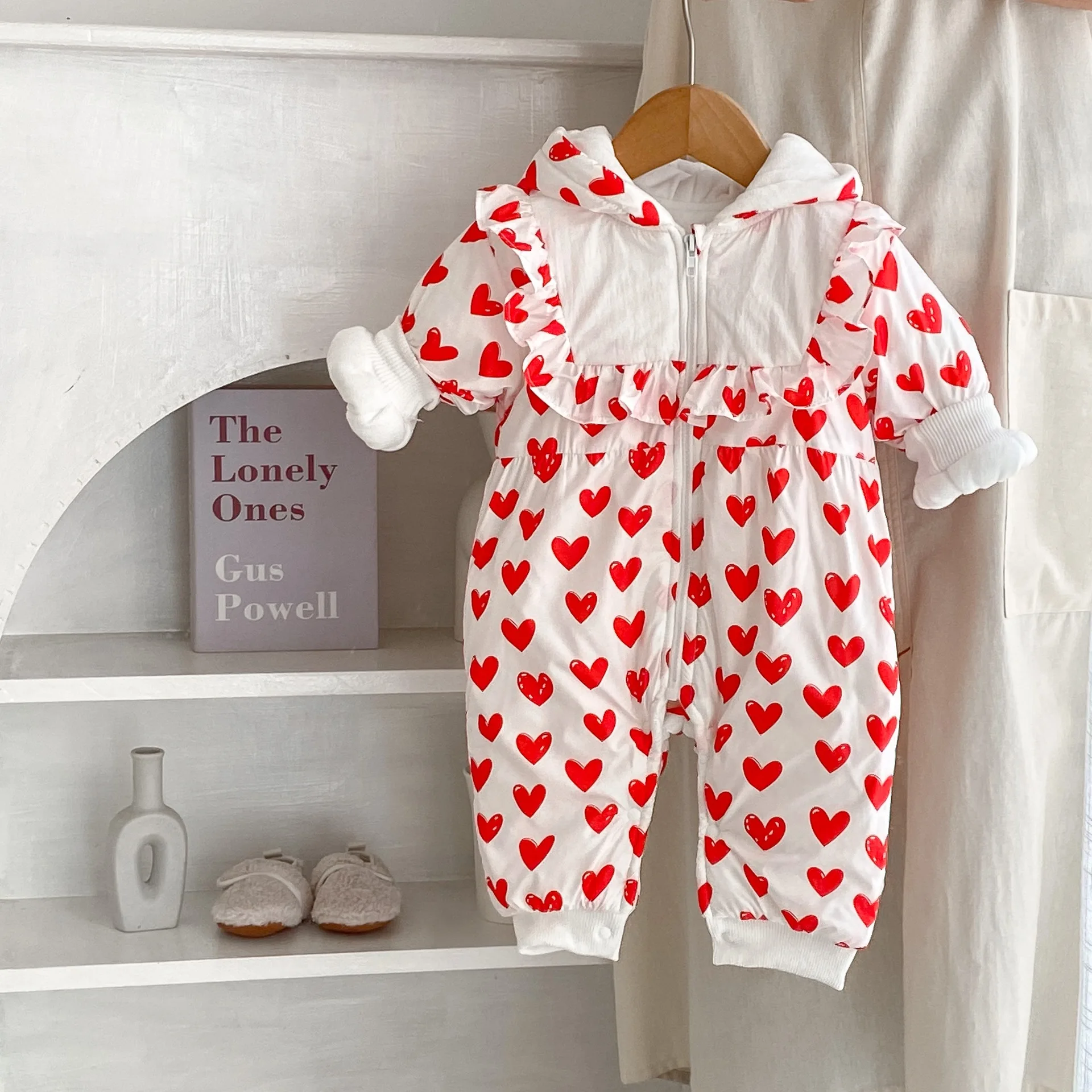 Winter new plush and thickened baby girl love print fashion hooded cotton jacket for warmth and long climbing jumpsuit