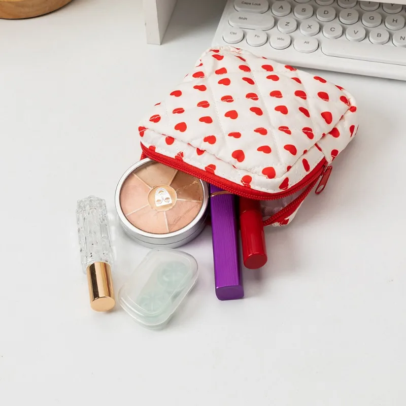 New Heart Print Sanitary Napkins Storage Bag Pouch Portable Tampon Organizer Bag Mini Makeup Lipstick Storage Pouch