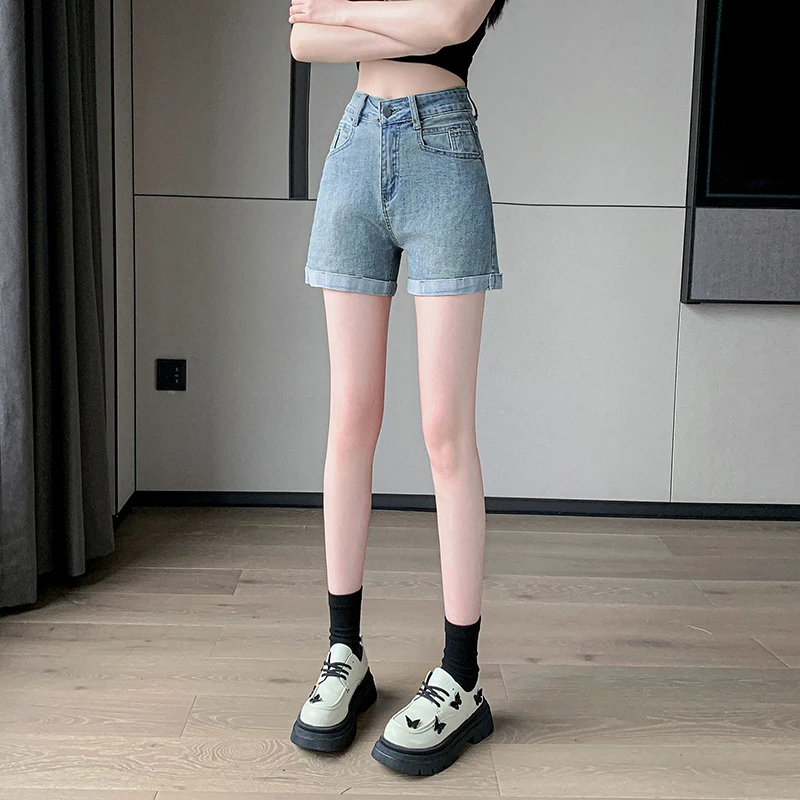 Light blue denim shorts for women in the summer of 2024, new elastic, casual, loose fitting, and versatile denim shorts