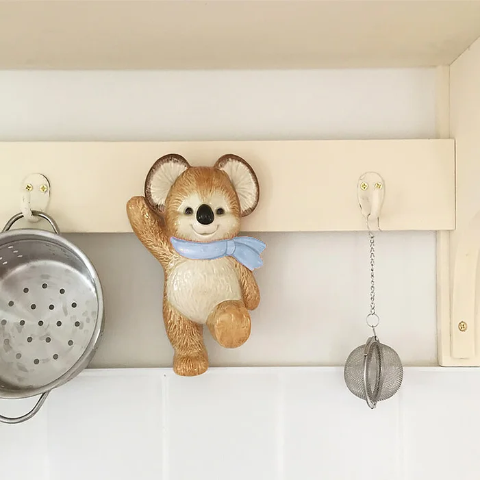 

Shinymomo Creative Hand-Painted Bear Koala Kitchen Atmosphere Decorative Hooks Resin Cartoon Style Home Decor Gifts