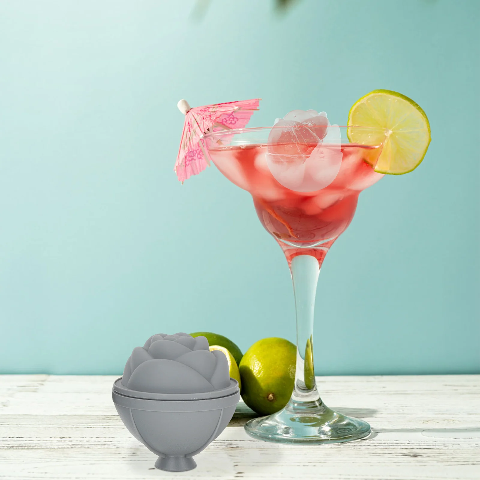 

3Pcs Flower Shape Ice Shaper Non-Stick Molds for Chilled Drinks and Holiday Events Light Bulb Ice Molds Chilling Juice