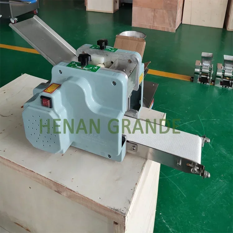 Tabletop Small Grain Product Automatic Papad Momo Empanada Samosa Gyoza Wonton Dumpling Maker Skin Wrapper Making Machine Price