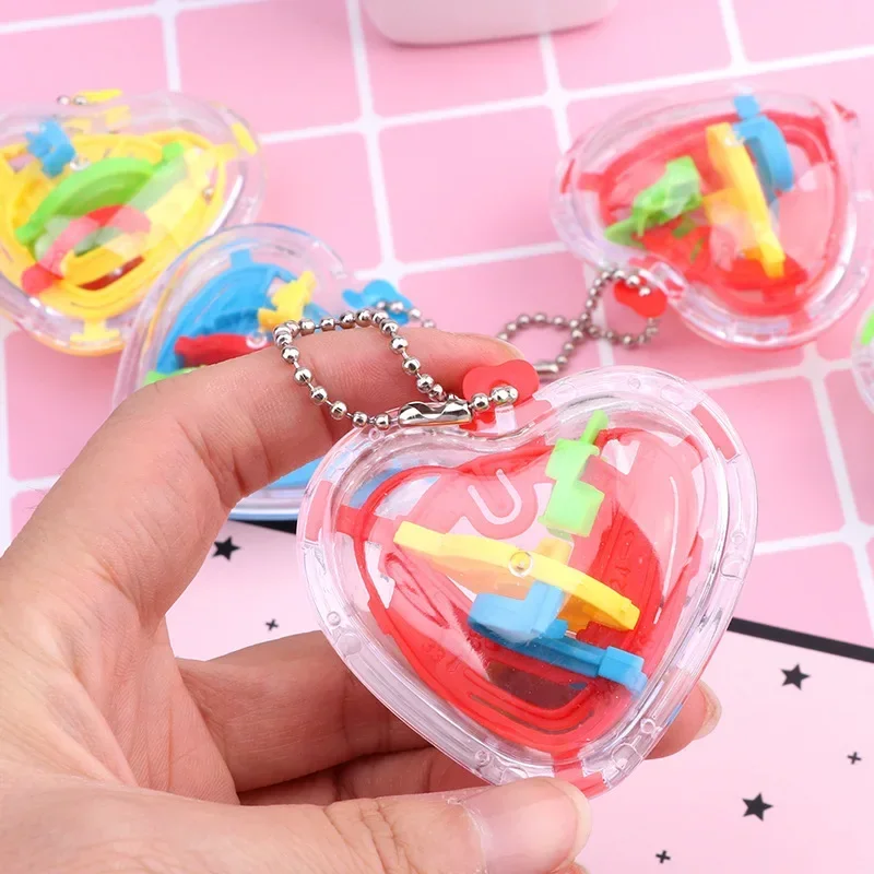 

1Pcs Kids 3D Heart Shape Rolling Ball Intelligence Maze Kids Birthday Party Gift Bag Souvenir Filler Kindergarten Prize Toys