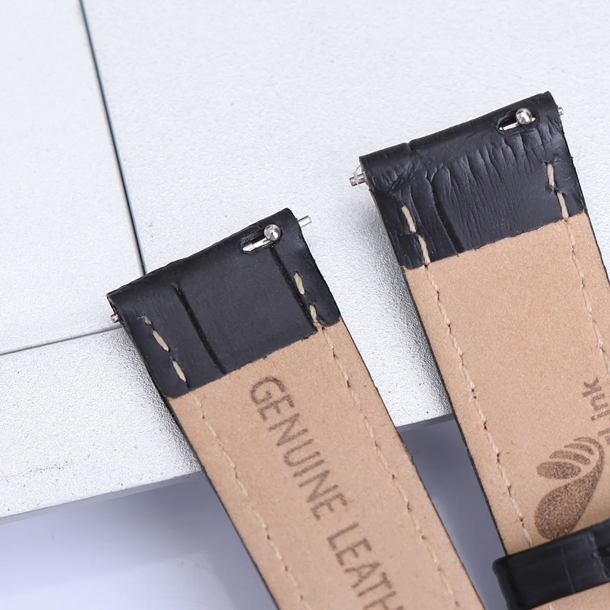 

18Mm Crocodile Pattern Watch Strap Replacement Band For Smart Bracelet Wristband Men Women Adjustable Gift For Birthday