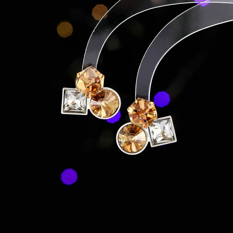 

Geometric three-dimensional square earrings for women, s925 silver needle, simple design sense, niche style, retro earrings