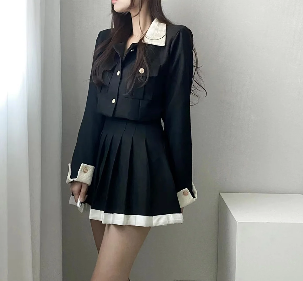 UNXX Korean-style Elegant Set: Women\'s High-end Contrasting Short Coat and Pleated Mini Skirt Two-piece Outfit Fashion Hot Sale