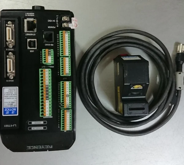 

Lj-v7001 с Lj-v7020 и кабелем Совершенно новый оригинальный точечный ПЛК