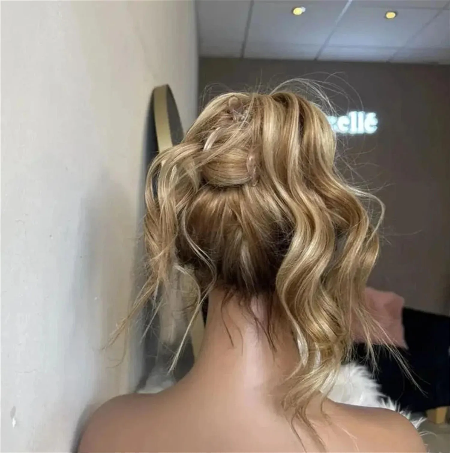24"New Style Loose Wave Synthetic Wig for White Black Women Heat Resistant Fiber Golden Blonde and Brown Mix Color Glueless Wig