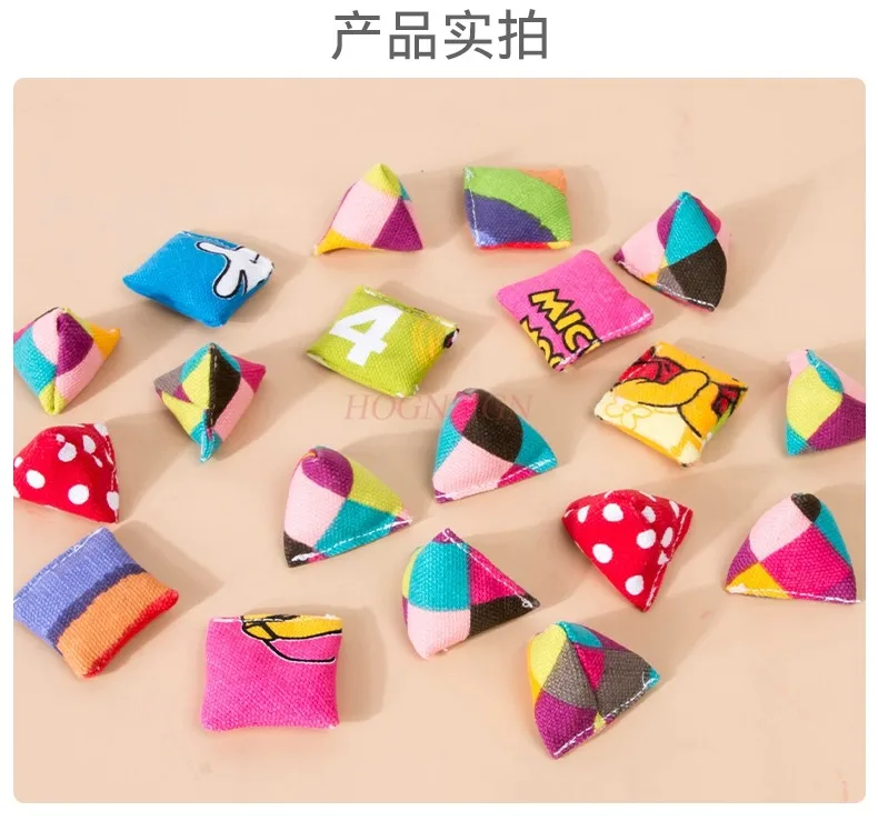 Nostalgiczne zabawkowe worki z piaskiem, rzucanie, chwytanie, rzucanie kamieniami, przedszkole dla dzieci, chwytanie kamieni, małe worki z piaskiem