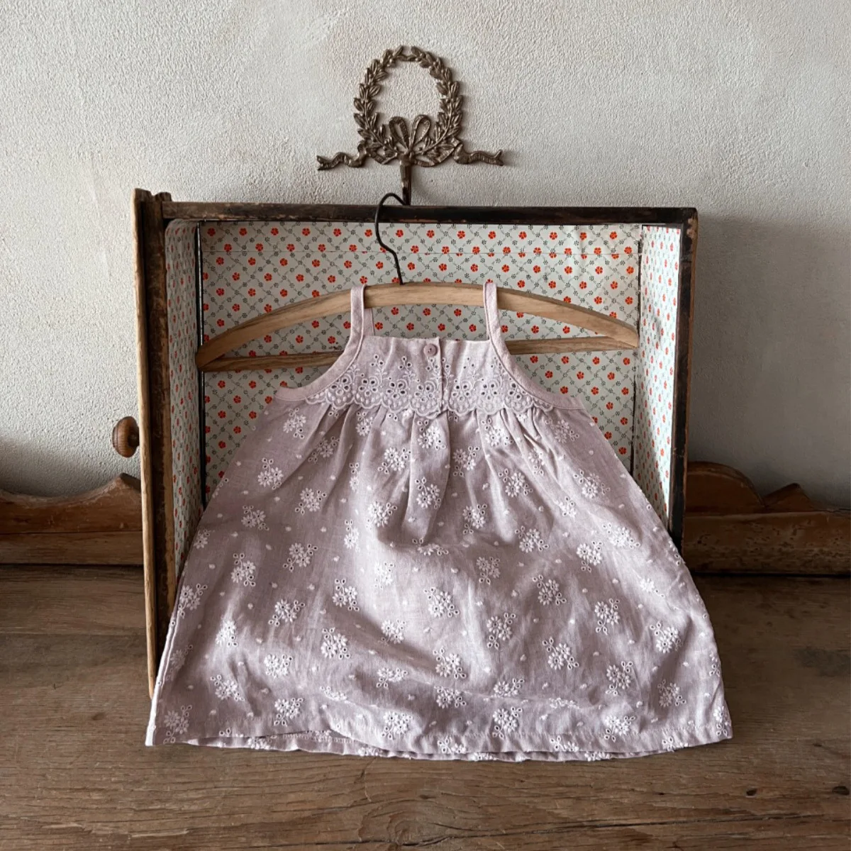 

2025 Summer New Baby Girls Sleeveless Sling Dress Thin Cotton Infant Cute Floral Embroidery Dress Toddler Vintage Long Dress